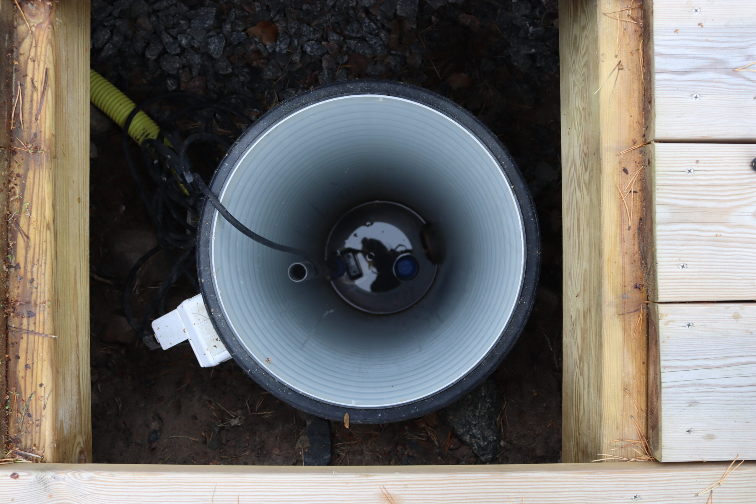 Pooldränereing, pumpbrunnar